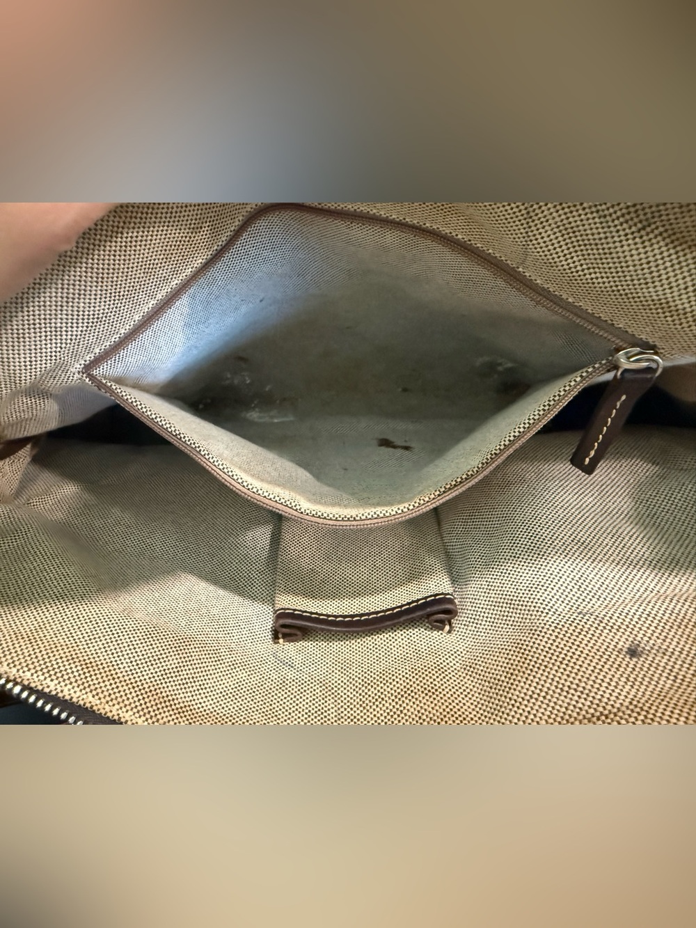 Dooney & Bourke Brown
Signature Donegal Crest Dome
Satchel, Used & Vintage - Picture 6 of 9